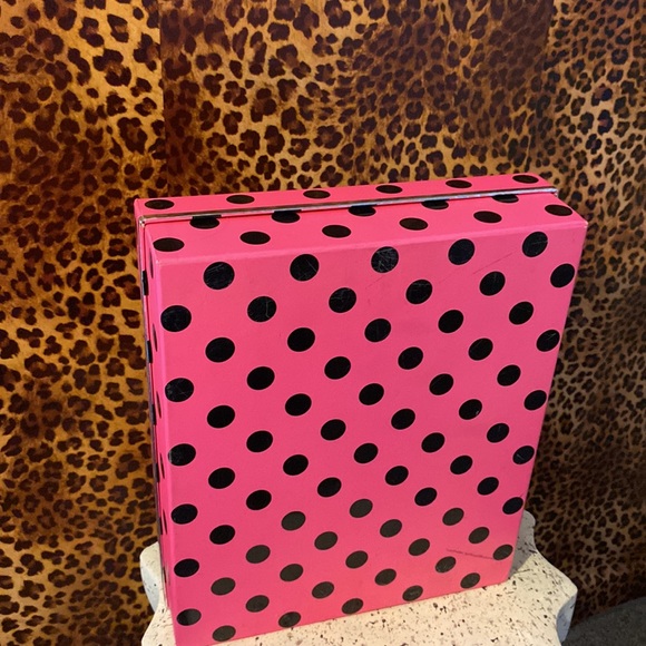 VS Pink - Picture 8 of 10